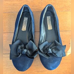 Vera Wang Dark Navy w/ Black Bow Flats- size 5.5